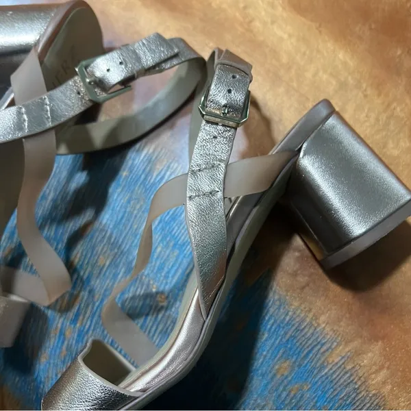 Naturalizer Arianna Strappy Rose Gold Block heels sandals size 6.5 - Image 6