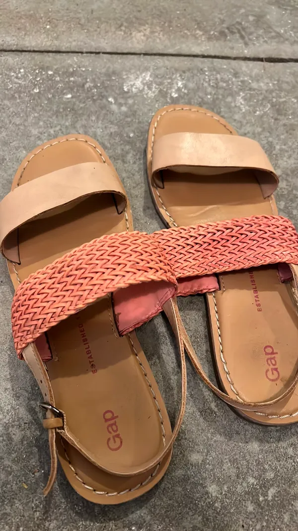 Gap Sandals Women’s - Image 2