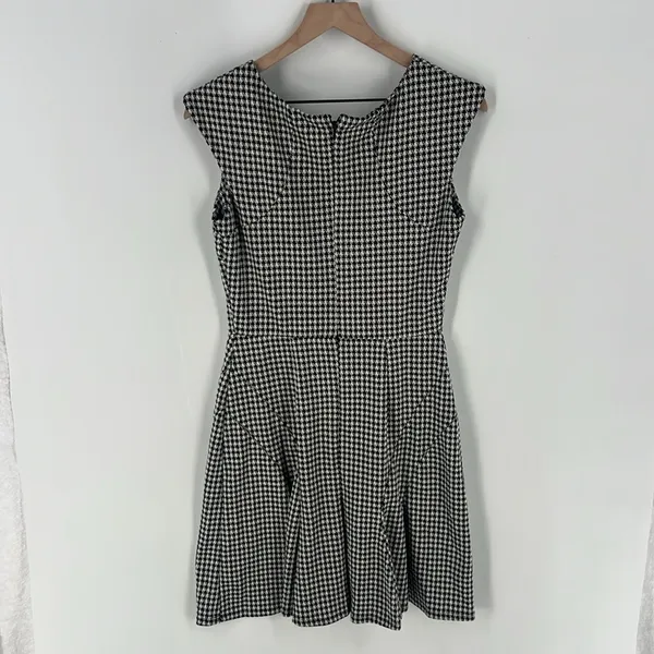 Merona Womens Size M Houndstooth Print Stretch‎ Cap Sleeve Sheath Dress - Image 9