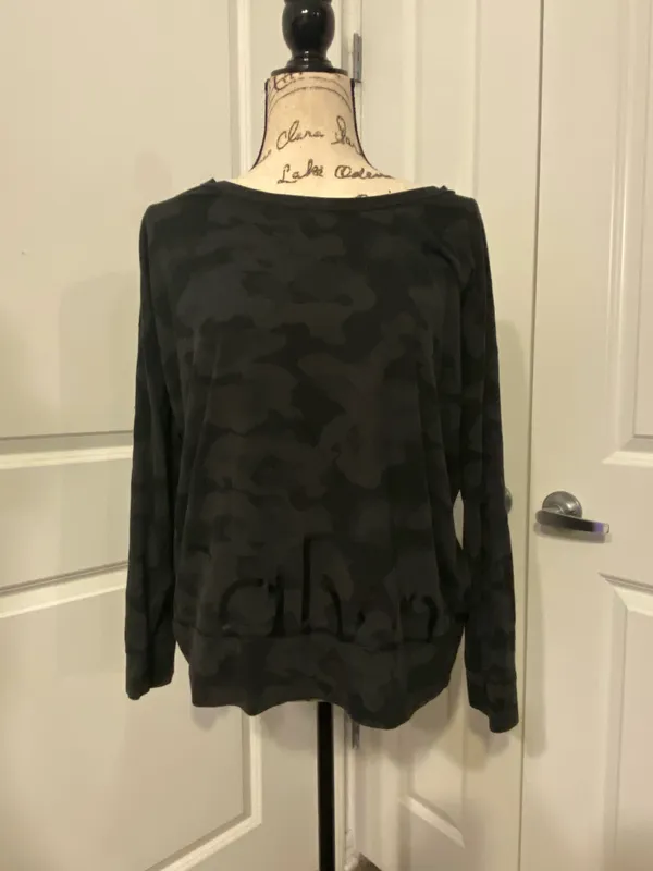 Calvin Klein Black Camo Long-Sleeve Sweatshirt - Image 2