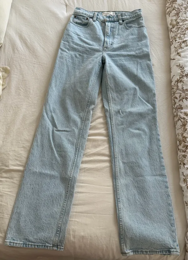 Abercrombie High-Rise 90s Relaxed Jeans - Image 3