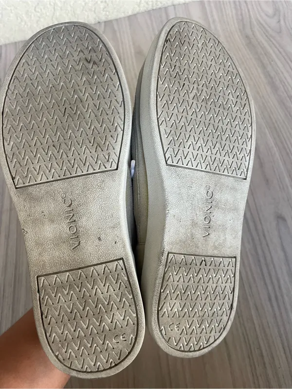 Vionic Winny Cream Suede Lace-Up Sneakers - Image 7