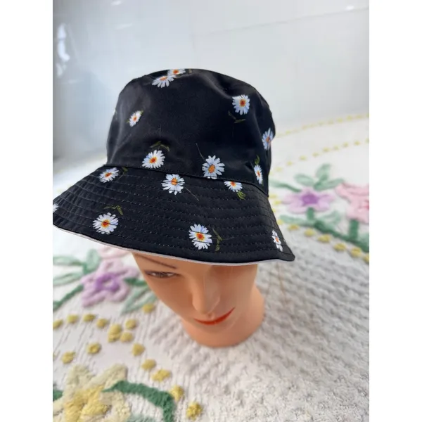 Alice + Olivia Daisy Floral Bucket Hat Black‎ White Stacey Bendet Sun Hat - Image 3