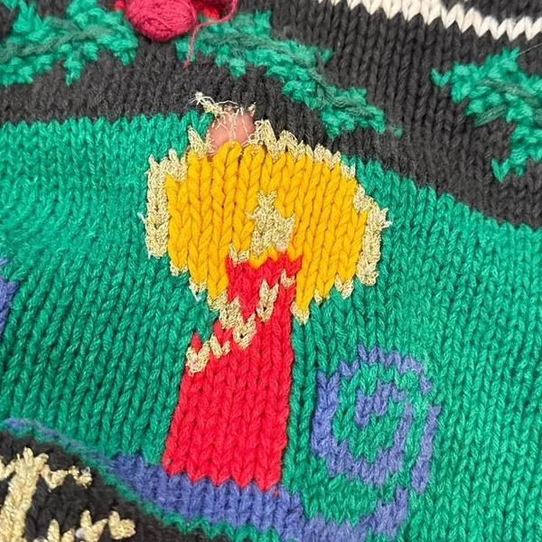 Vintage Christmas sweater size large - Image 7