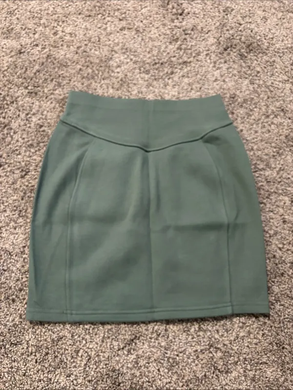 Lululemon Scuba HR Mini Skirt size XS NWT - Image 4