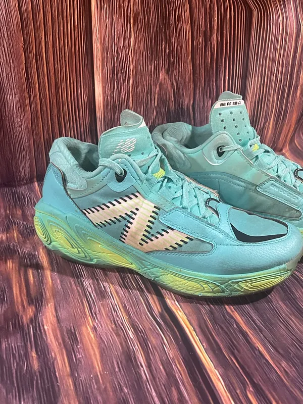 New Balance Fresh Foam BB v2 Cyber Jade Mens Size 5.5 Basketball Shoes Preowned - Image 6