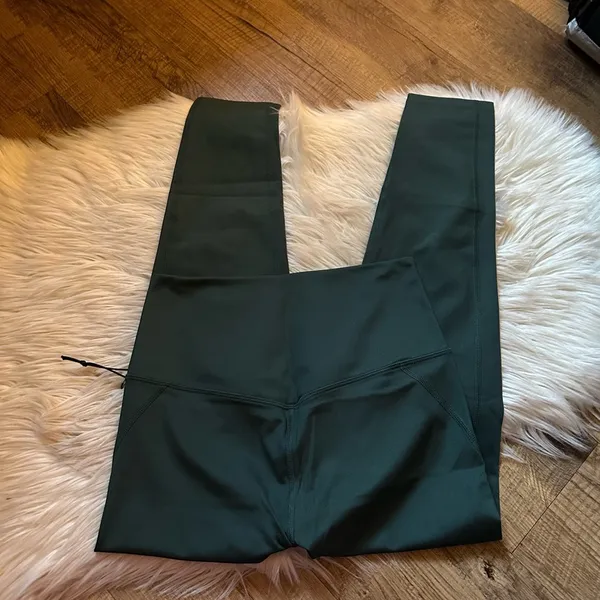 GIRLFRIEND COLLECTIVE High-Rise Compression 7/8 Leggings In Moss Green - Image 8