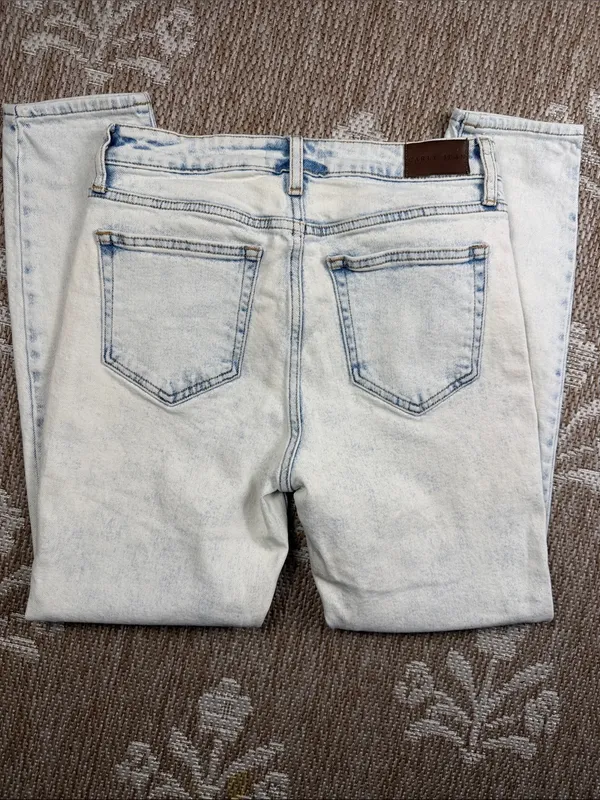 Carly High-Rise Light Acid Wash Women’s Jeans - Image 3