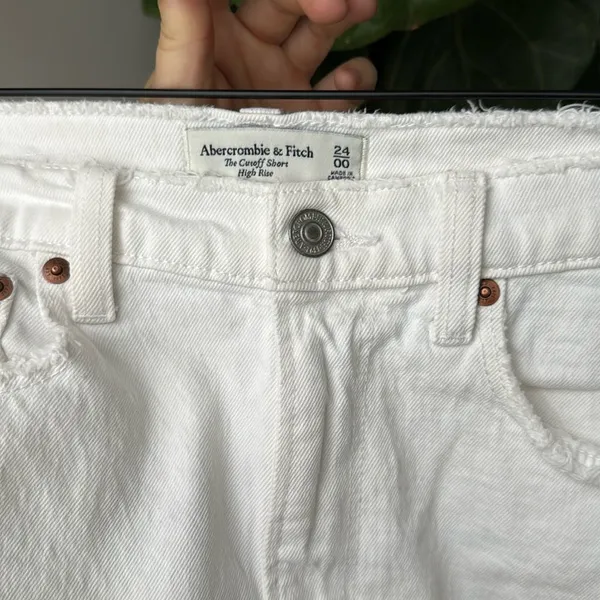 Abercrombie & Fitch The Cutoff Short High Rise White Raw Hem - Image 3