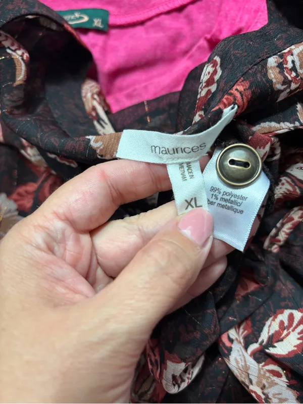 Sheer Black Floral Metallic 3/4th Sleeve Blouse - Image 4