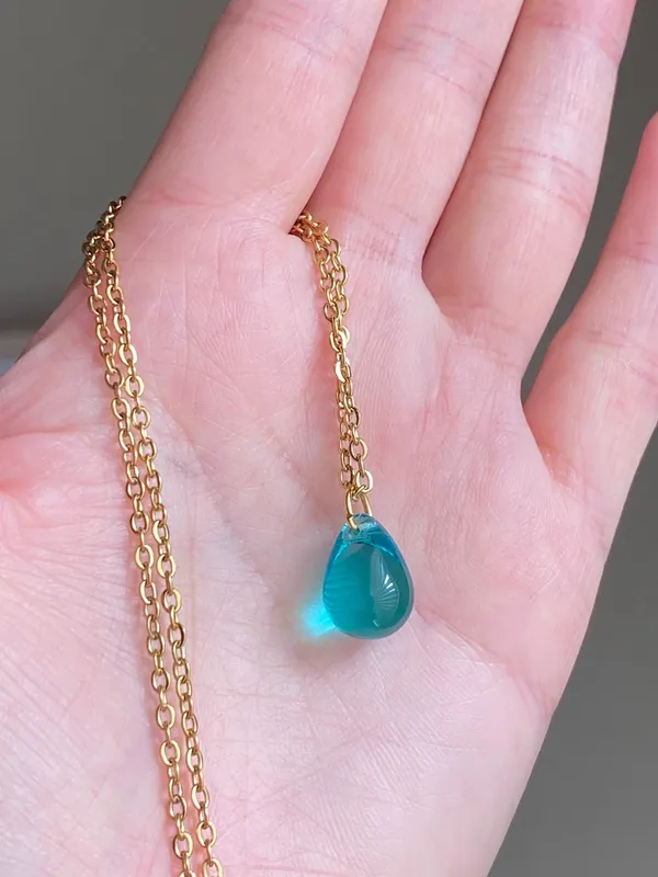 Handmade Czech glass & gold stainless dainty necklace💚 - Image 5