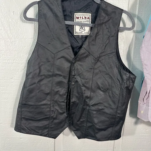Vintage Wilda Black Genuine Leather Vest Motorcycle Riding Vest Size M EUC - Image 2