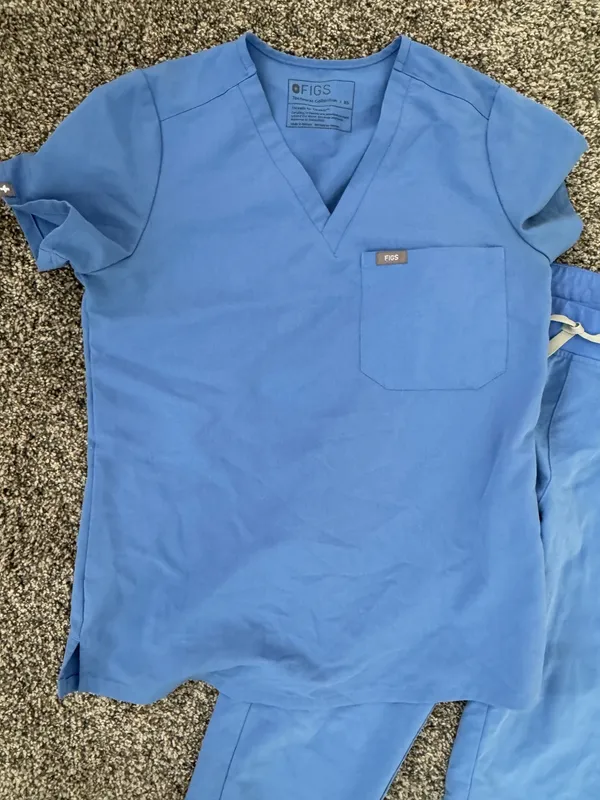 Figs ceil blue scrub set - Image 2