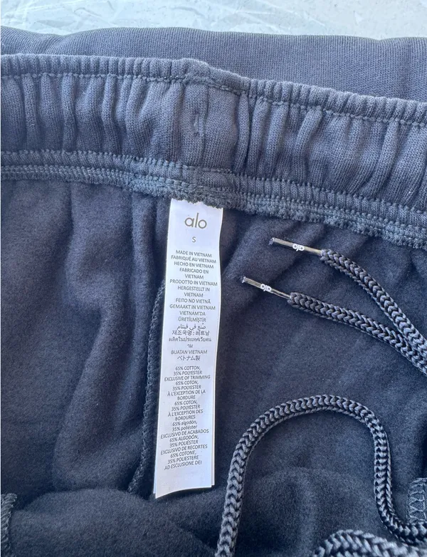 Alo Yoga Accolade Black Straight Leg Sweatpants - Image 3