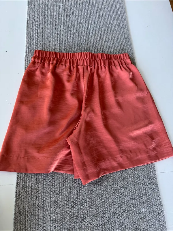 A New Day Coral Satin Shorts Sz Small - Image 4