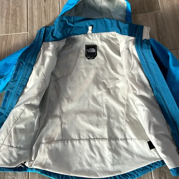 Women’s Northface shell Hyvent  jacket - Image 6