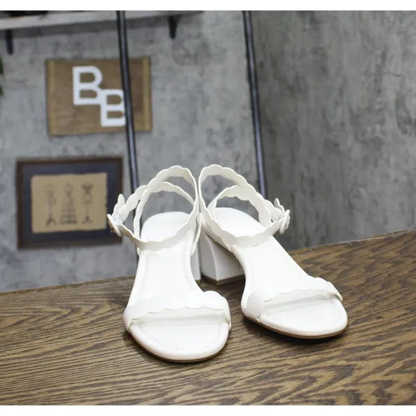 NWT On 34th Womens Pathina Scalloped Sandals Block Heel White Smooth 8.5M - Image 8