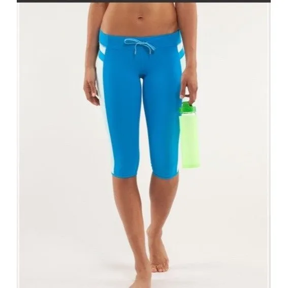 Lululemon Sz 10 Heat It Up Crop Beach Blanket Blue Run Cross Fit Gym Summer Yoga - Image 2