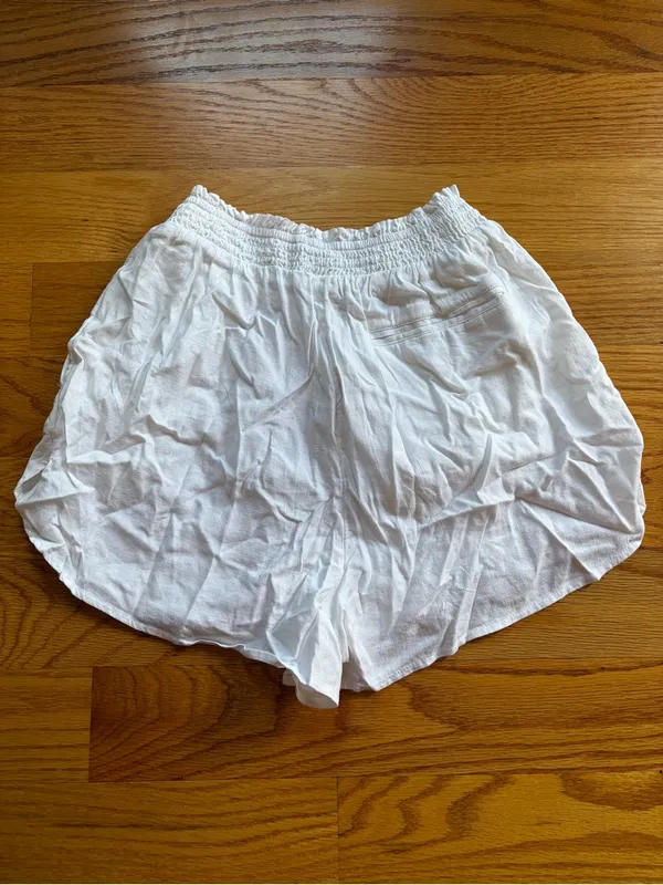 Aerie pull on white shorts size XS - Image 2