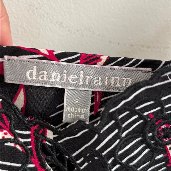 Daniel Rainn Anthropologie Floral Eyelet Cami Tank Top Black Pink Size Small S - Image 11