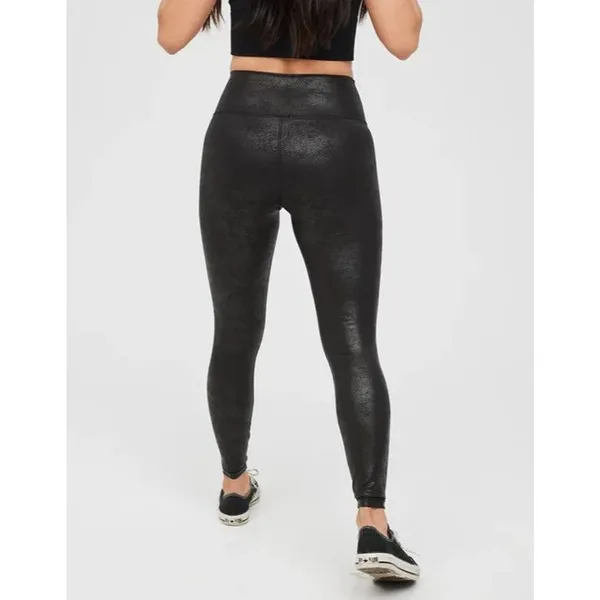 Offline by Aerie The Hugger Crossover High Waisted Crackle Legging Black Size M - Image 3