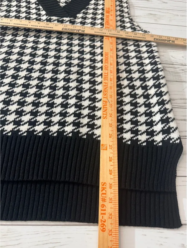Black and White Houndstooth Knit Sweater Vest V Neck Sleeveless Size XL - Image 10