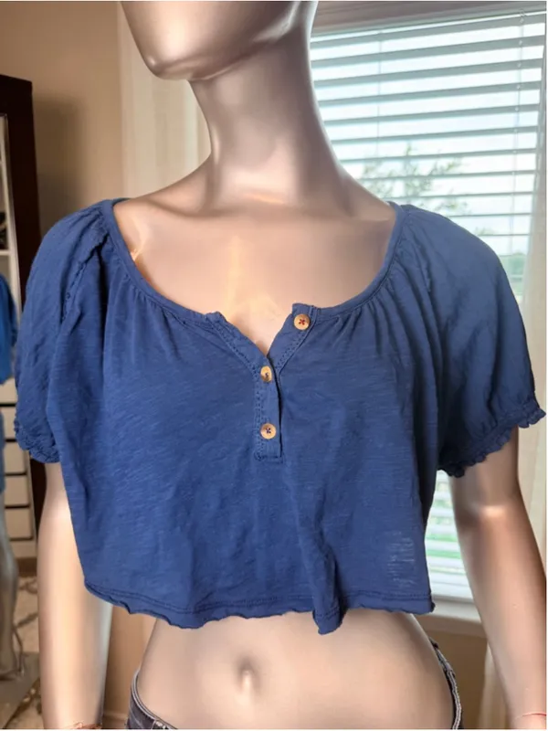 Anthropologie Pilcro Blue Cropped Peasant Top Boho Puff Sleeve Button Large - Image 2