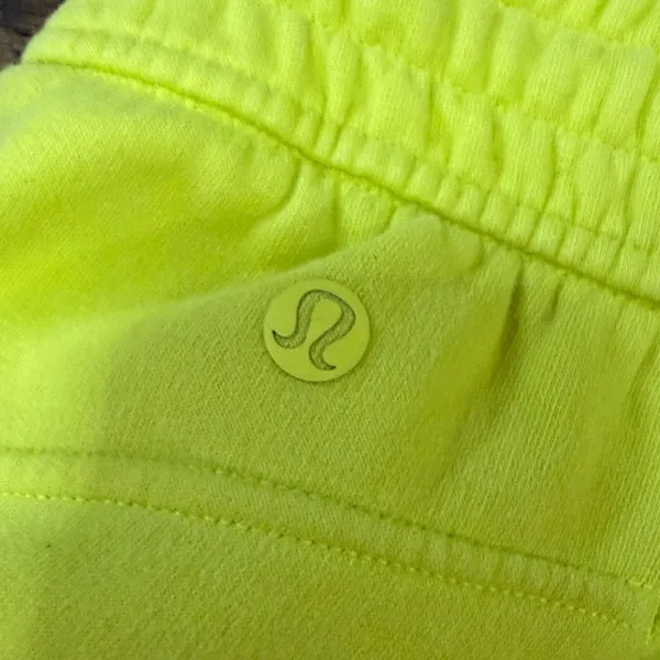 Lululemon Women's Yellow Shorts 4 - Image 2