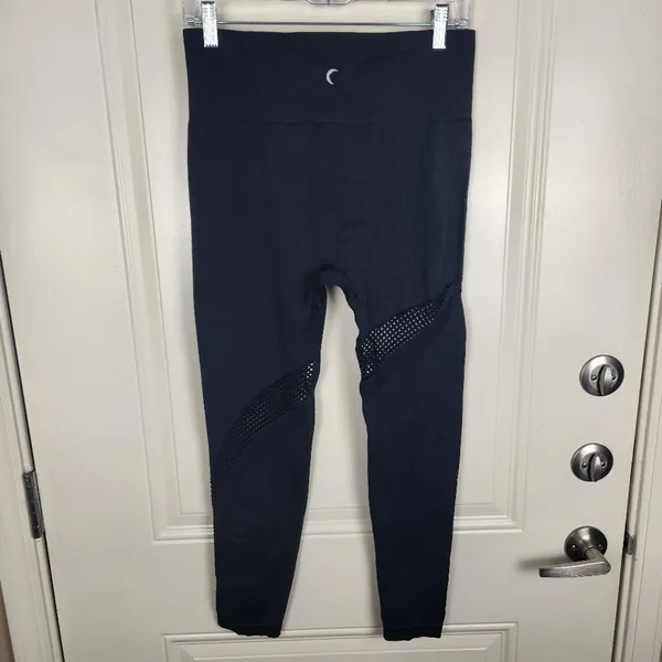 Zyia Active Black Angle 7/8 Grid Perforated High Rise Seamless Leggings Size M - Image 6