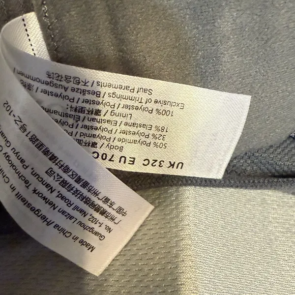 SYROKAN Womens Sports Bra Size 32C Gray Adjustable High Impact Support Padded - Image 6