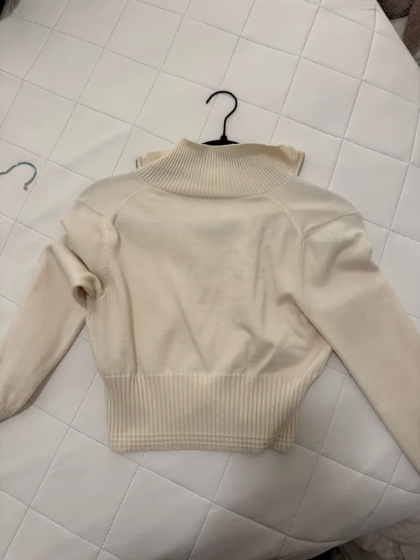 Urban Outfitters White Long Sleeve Top Sweater - Image 2