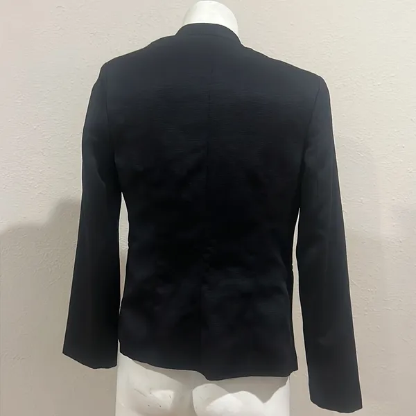 Simply styled black open blazer Size 2 - Image 4
