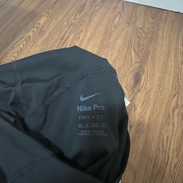 FLAWED Nike Black Pro 365 7/8 Length Leggings Size XS - Image 5
