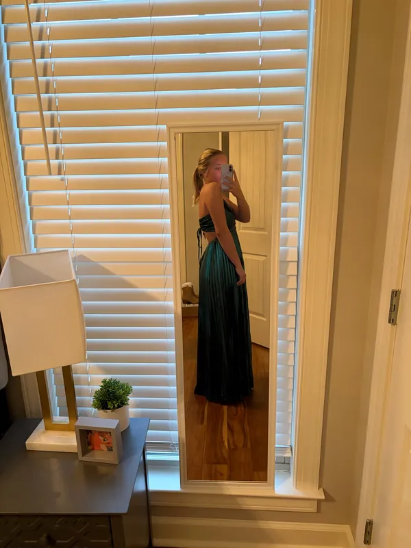 Long green formal prom dress - Image 2