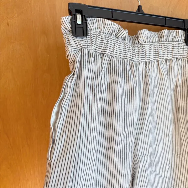 Club Monaco Paperbag Waist Striped Cropped Pants Size 00‎ - Image 7