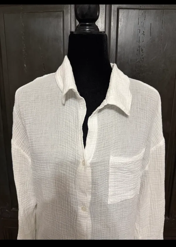 Shade shore Button down crinkle gauze Long sleeve White blouse - Size Small. ***Refer to measurement’s. Gently warn and like new condition. polyester. Measurements approximately 20” from armpit to armpit x 26” long. Non-smoking home . Priced at as is condition. Don’t like my price make a reasonable offer! And thank you for checking my closet! - Image 3