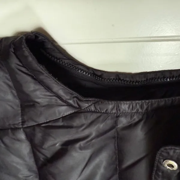 Express Womens Quilted Black Puffer Vest Size‎ Large Duck Down Fill - Image 8