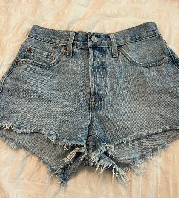 Levi’s 501 Shorts - Image 3