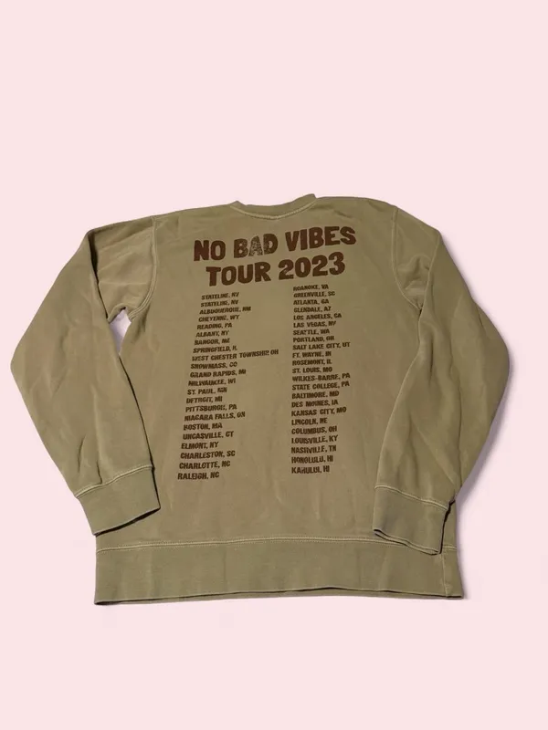 Source Unknown "No Bad Vibes" Tan Crewneck Sweater - Old Dominion Tour 2023 - Image 2