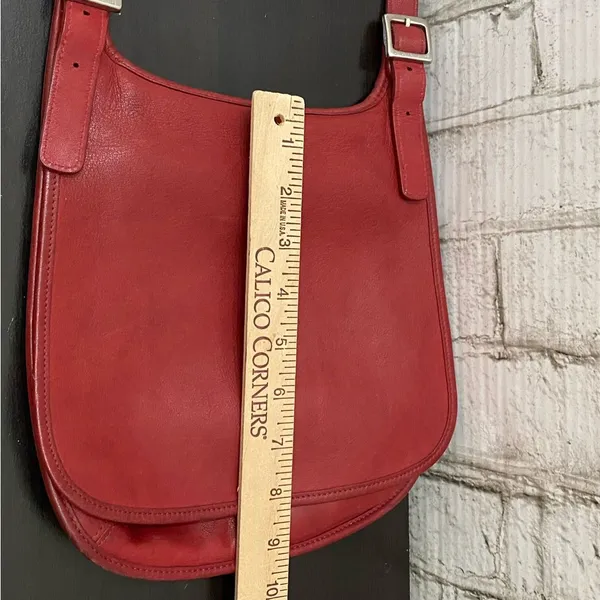 Vintage COACH 9131 Legacy Saddle Red Leather Flat Crossbody Shoulder Bag - Image 8