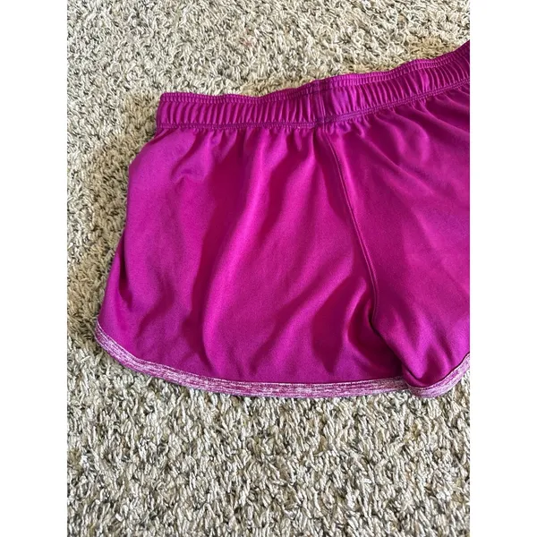 Under Armour Women's‎ Purple Heat Gear Running Shorts Size Medium - Image 7