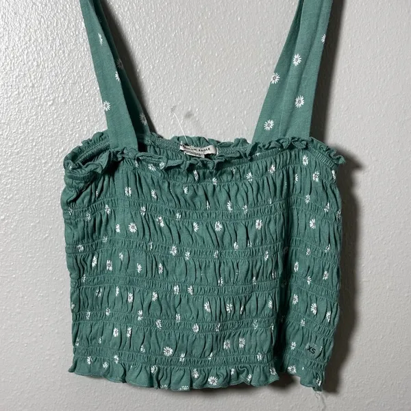American Eagle Women Green Floral Smocked Crop Top‎ size XS - Image 2