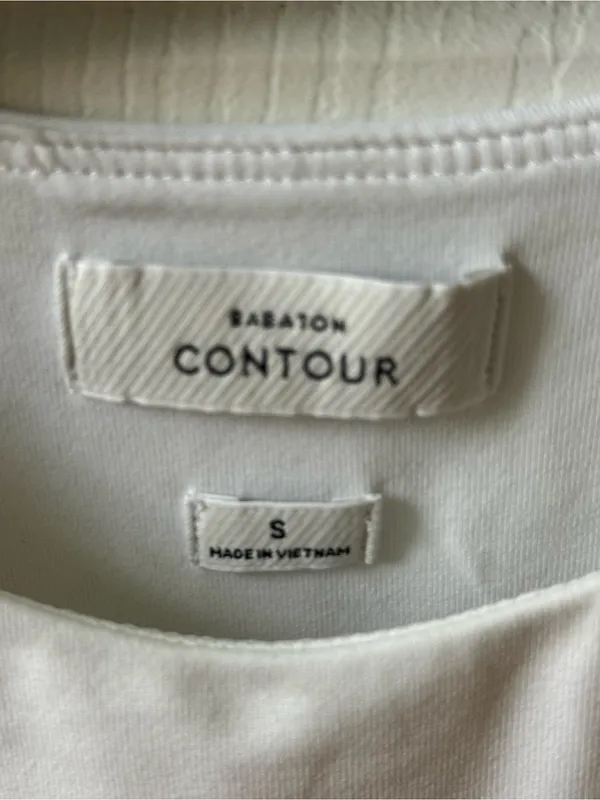 Aritzia Babaton Contour Muscle Tank in White - Image 4