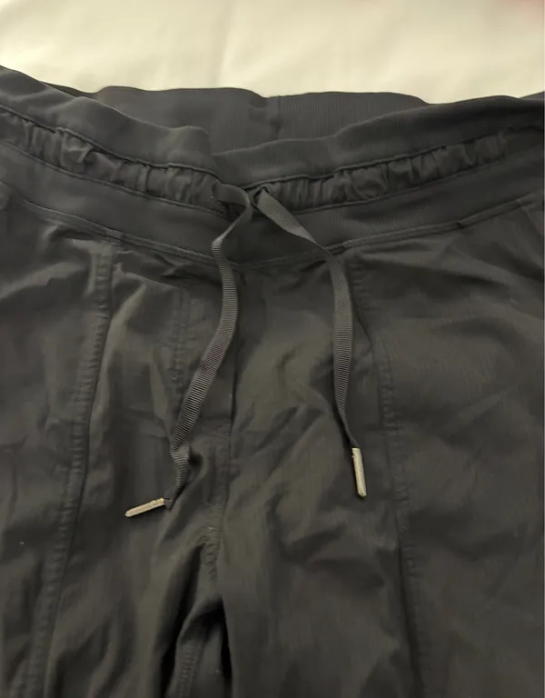Lululemon Dance Studio Mid Rise Crop 25" - Image 5