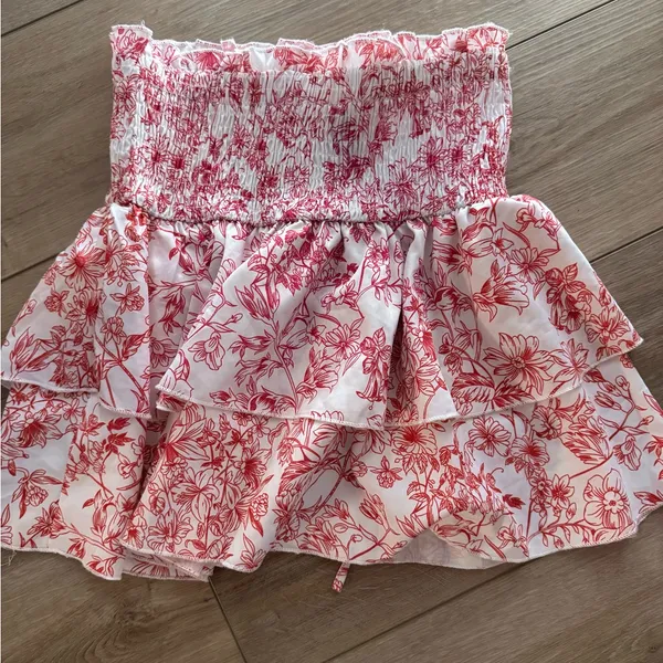 Floral Pink Women's Shorts NEVER WORN Willing to accept offers!!! - Image 2