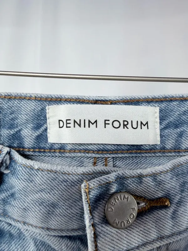 Denim Forum The Romy Mid Rise Classic Straight Leg Jeans Light Blue 23 x 30 Long - Image 3