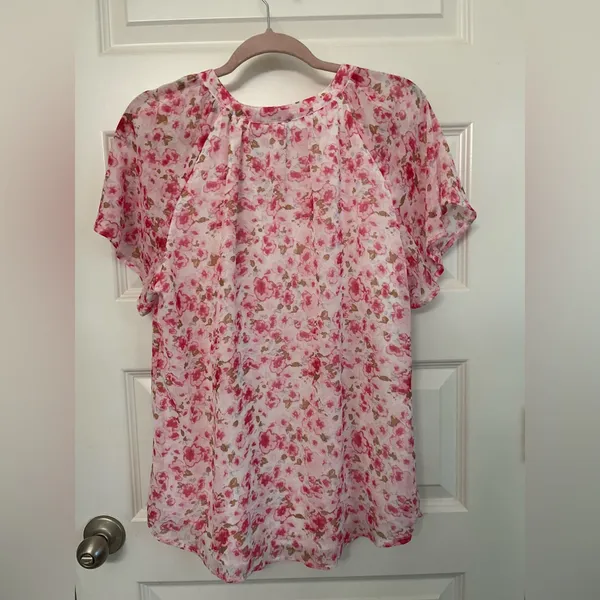 Pink Floral Short Sleeved V Neck Blouse Size L - Image 7