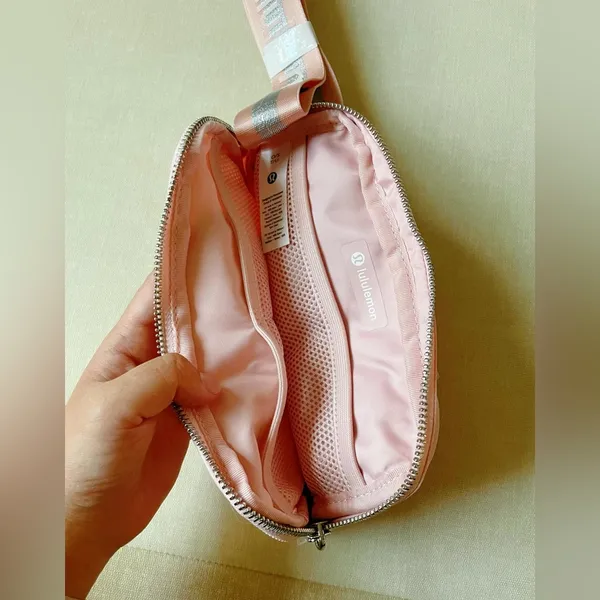 Lululemon Everywhere Belt Bag 1L - Pink Mist/Silver - Image 11