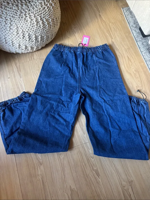 Edikted Indigo Elastic Waist Denim Joggers - Image 4