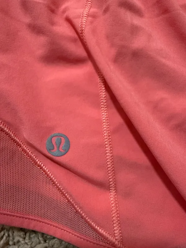 Lululemon Shorts Hotty Hot 2.5" - Image 3
